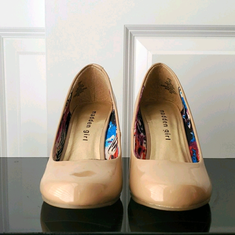 Madden Girl Ursey Wedge